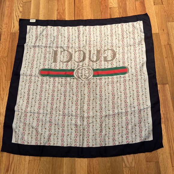 Gucci Scarf - Picture 3 of 4